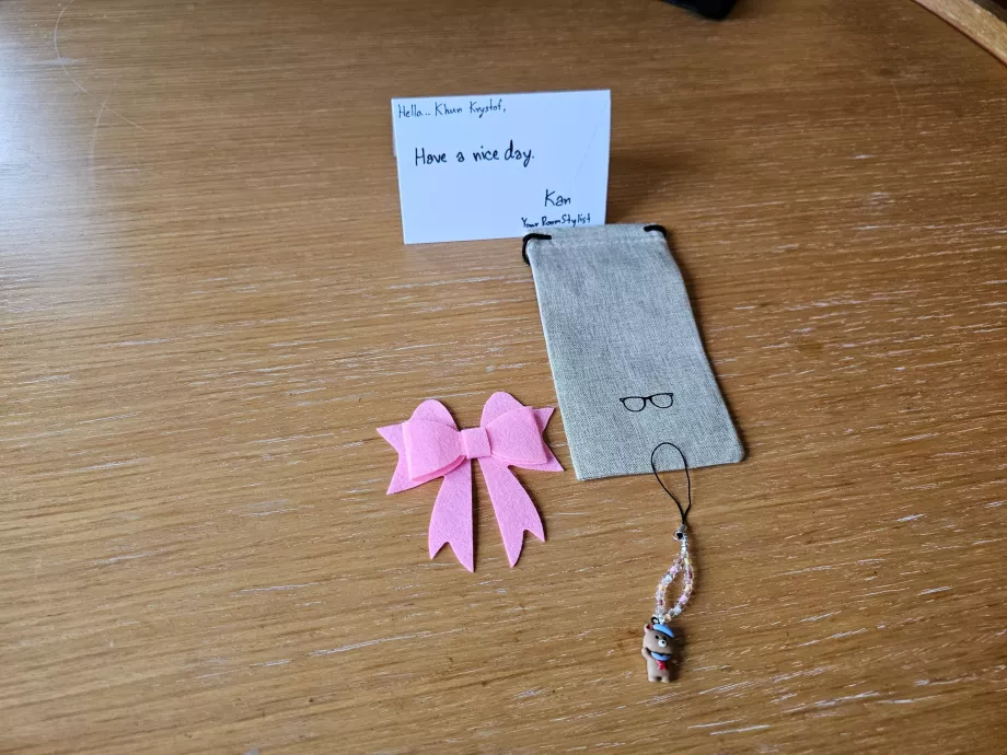 Sedikit perhatian dari layanan kamar