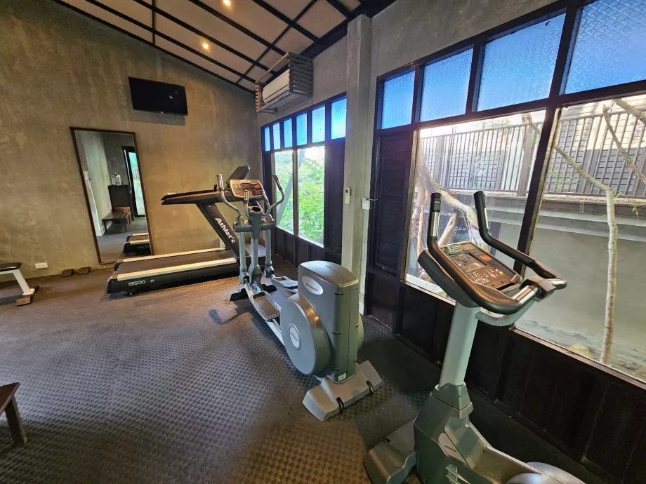 Gym dengan peralatan lama