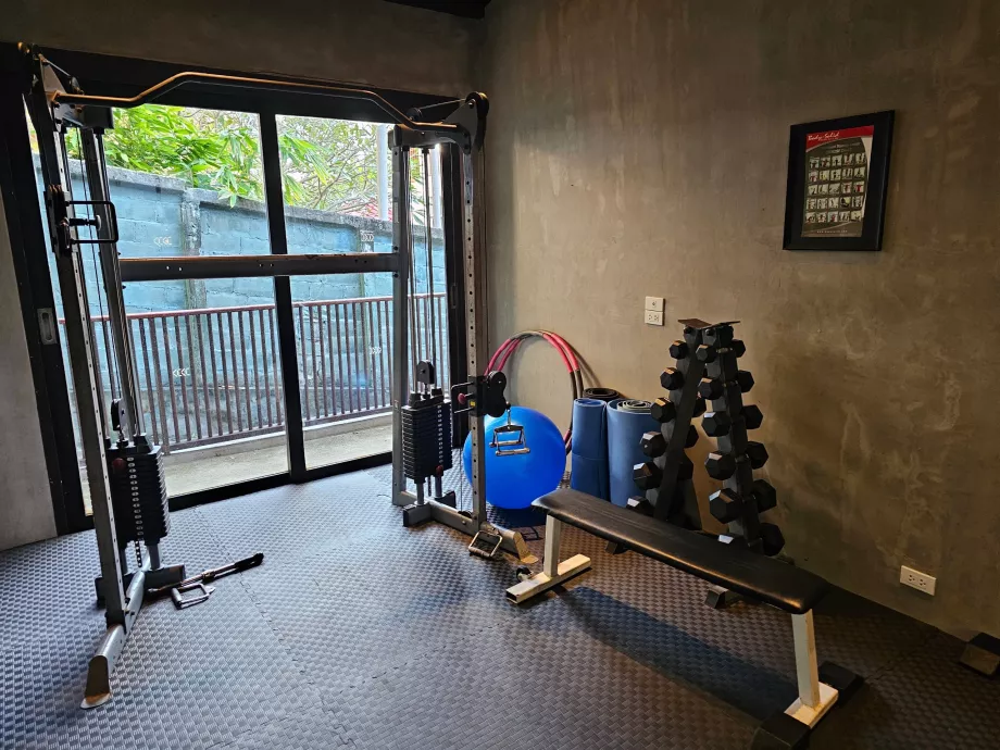 Gym dengan peralatan lama