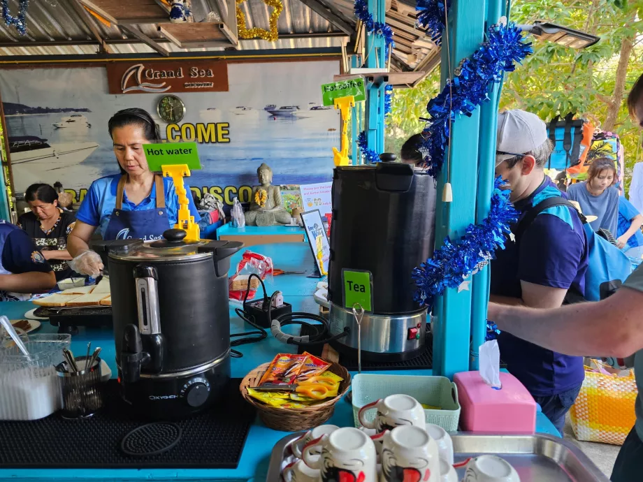 Sarapan ringan gratis sebelum keberangkatan