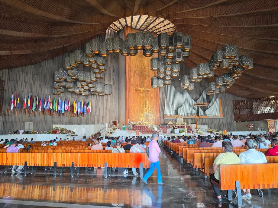Bagian dalam Basilika de Guadelupe