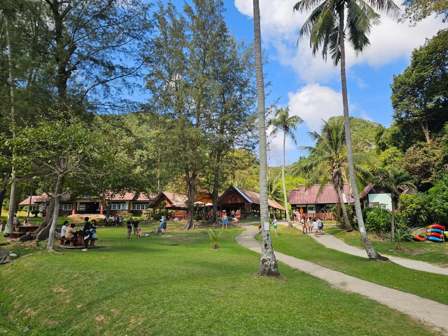 Pusat Taman Nasional di Koh Wua Ta Lap