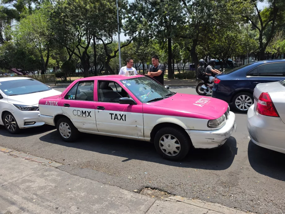 Taksi resmi di CDMX