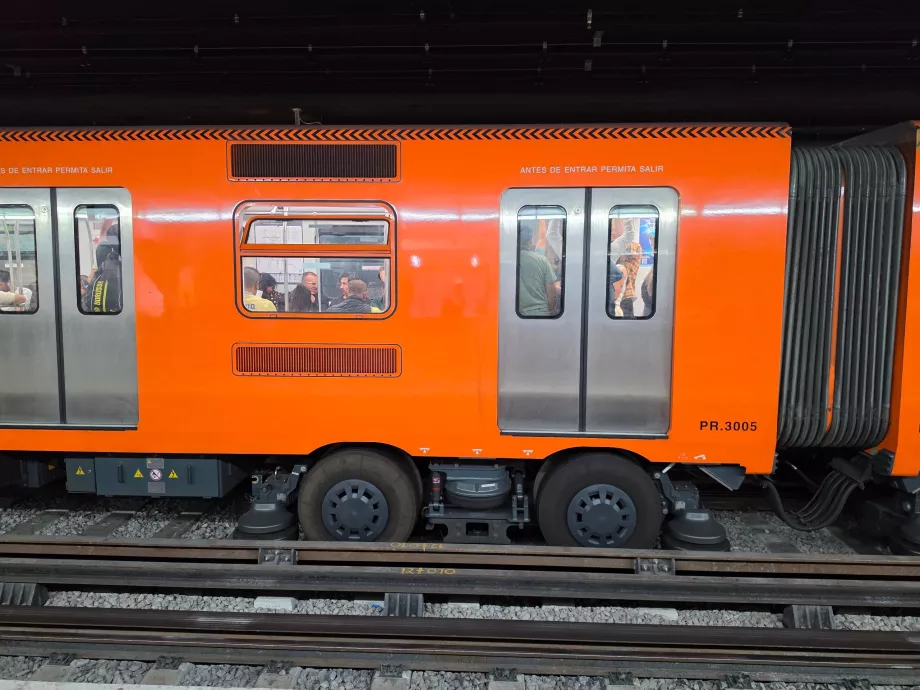 Ban karet pada kereta metro