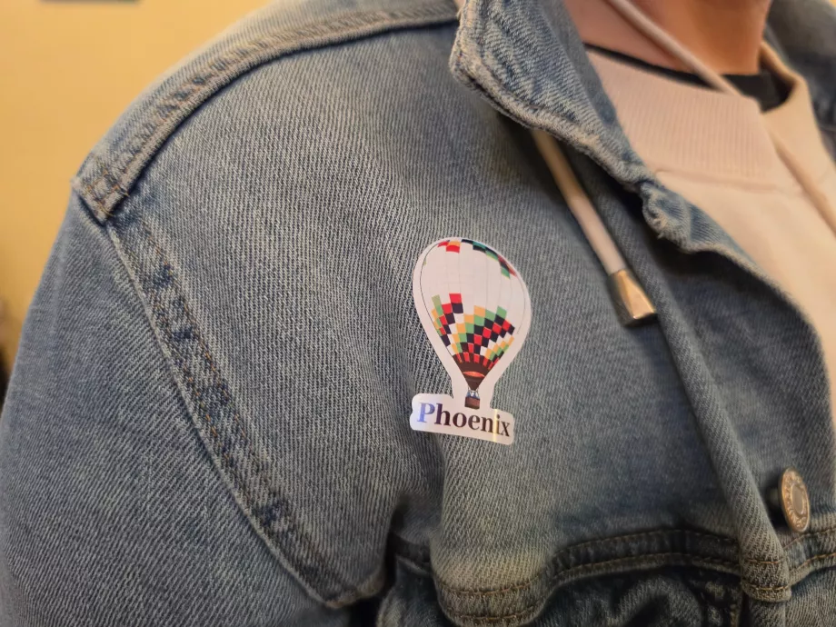 Stiker dengan balon yang akan kami terbangkan