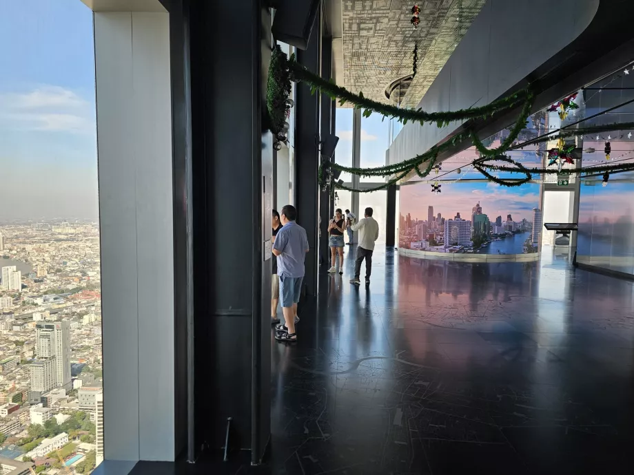 King Power Mahanakhon - Tampilan Dalam