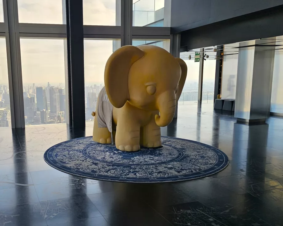 King Power Mahanakhon - Tampilan Dalam