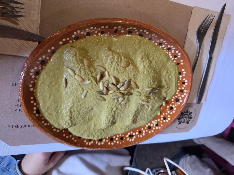 Enchillada dengan guacamole