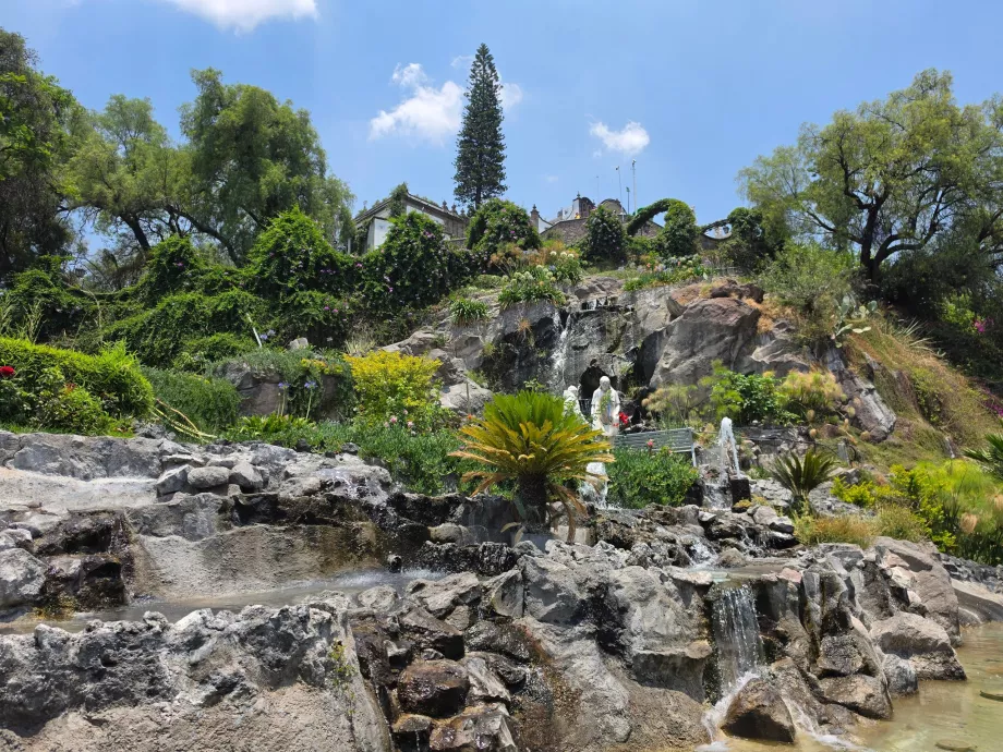 Pemandangan dari bawah di Cerro Tepeyac