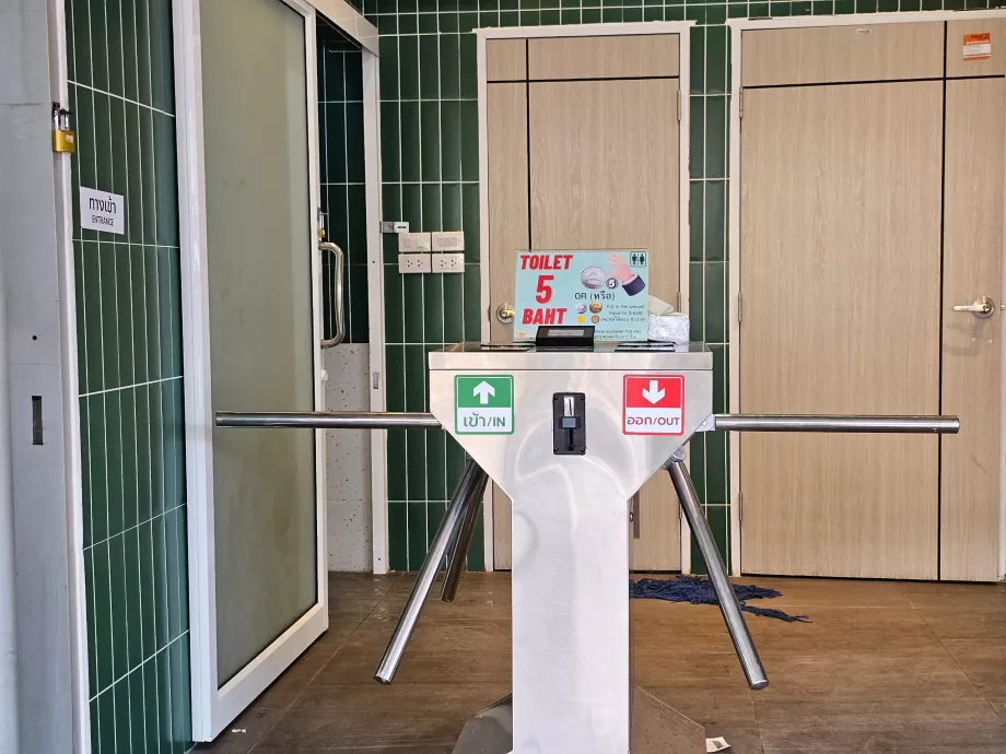 Pasar Chatuchak, toilet umum