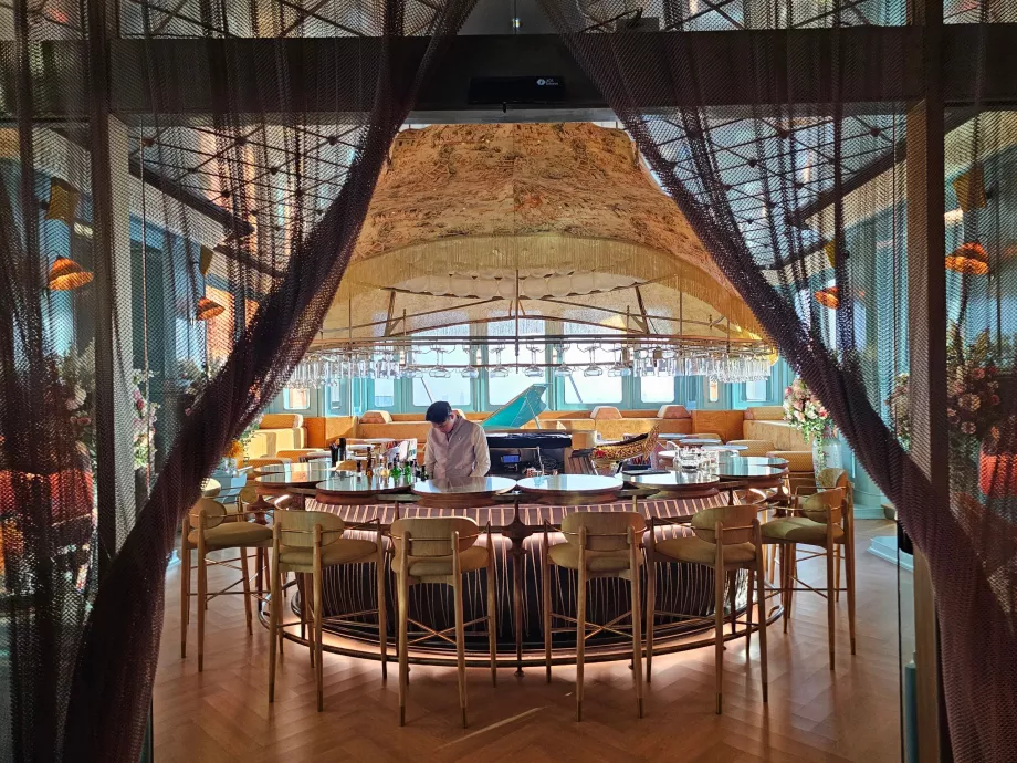 Akara Sky Hanuman - restoran