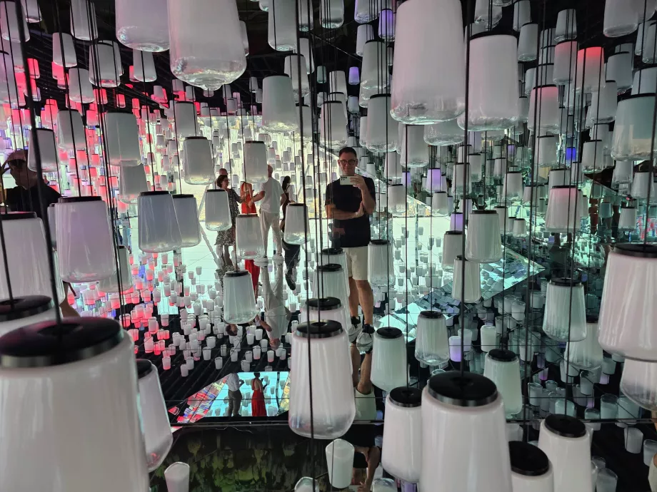 Akara Sky Hanuman - Lentera Langit Virtual