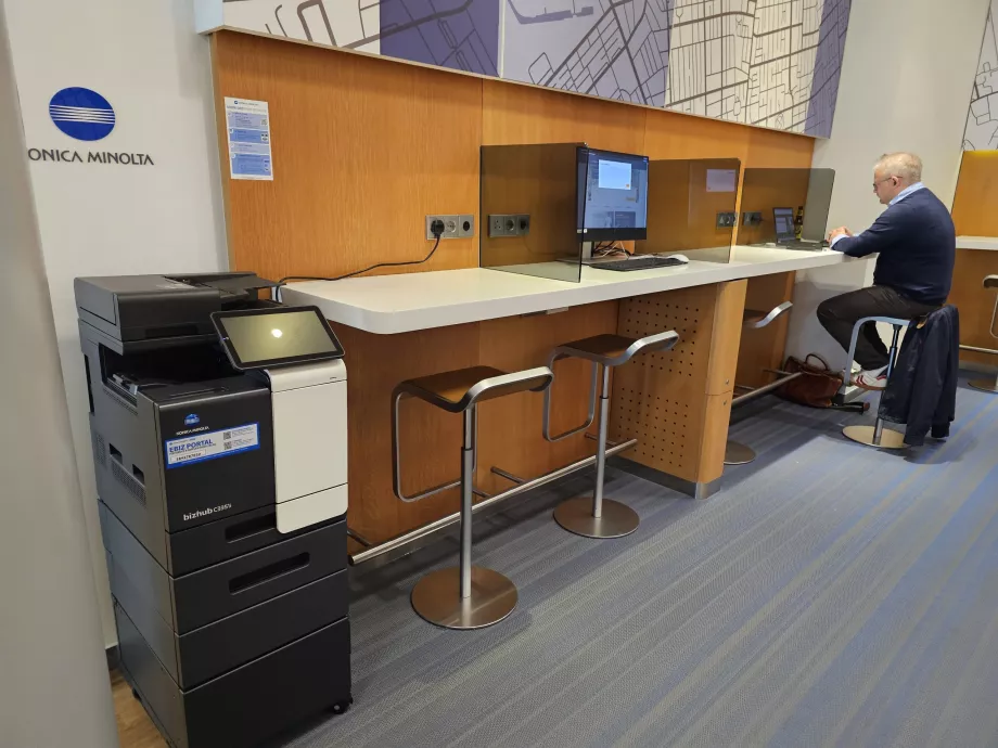 Tempat untuk bekerja dan printer