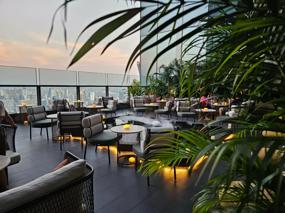 Restoran di Akara Sky Hanuman