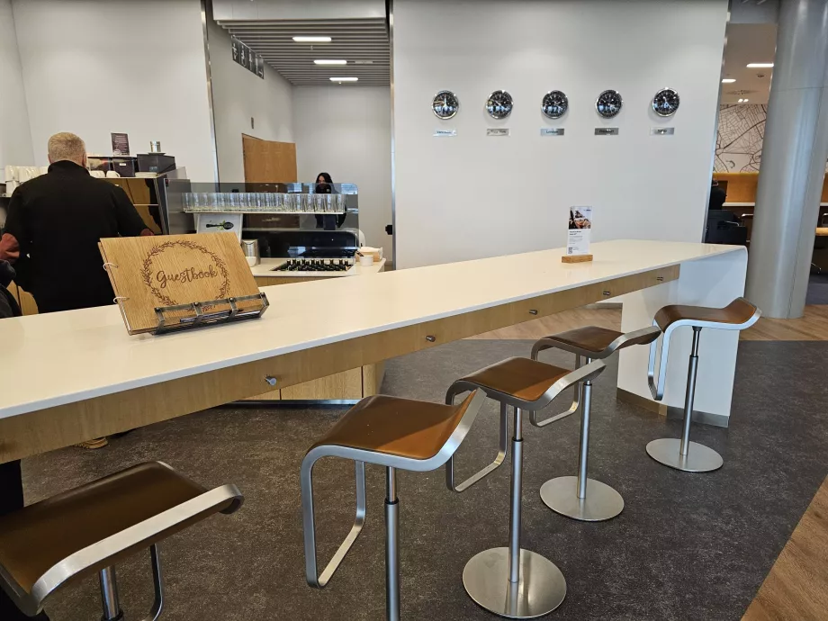 Tempat duduk di Ruang Tunggu Bisnis