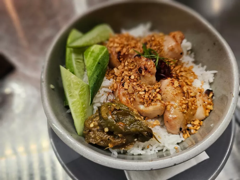 Aunglo - hidangan utama