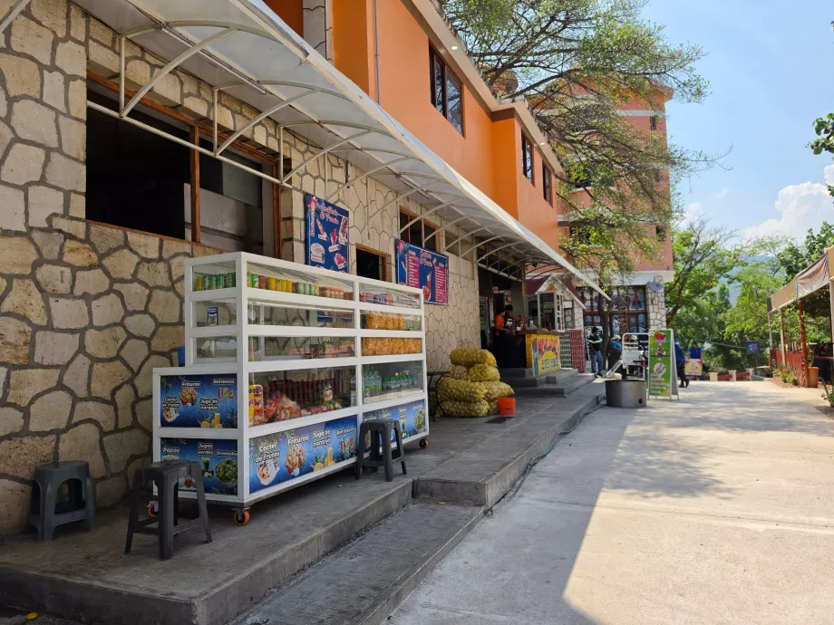 Restoran dan minuman