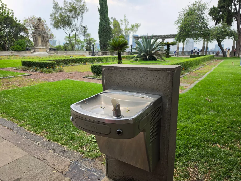Kastil Chapultepec, air minum