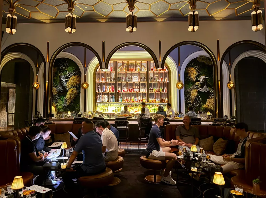 Bagian dalam Klub Sosial BKK