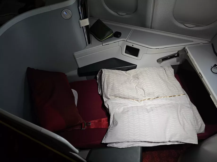 Sofa dilipat menjadi tempat tidur