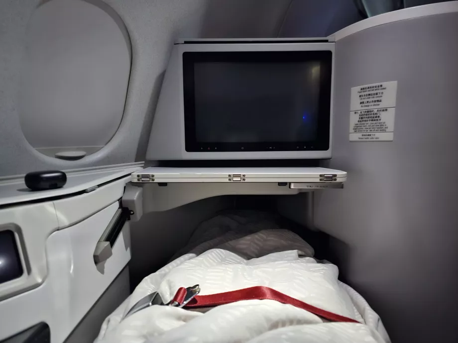 Sofa dilipat menjadi tempat tidur