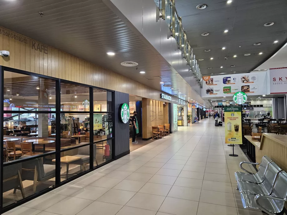 Starbucks di area publik