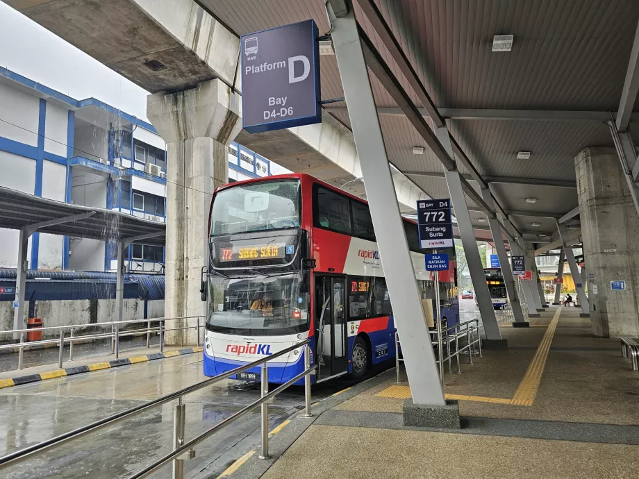 Jalur 772 berhenti di Pasar Seni