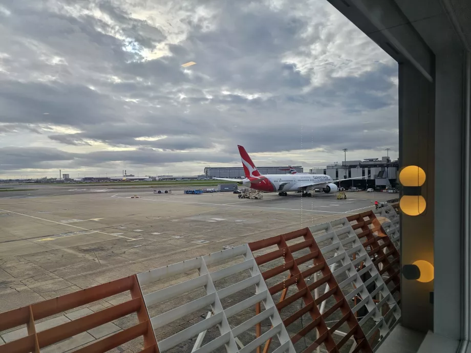 Pemandangan lapangan terbang