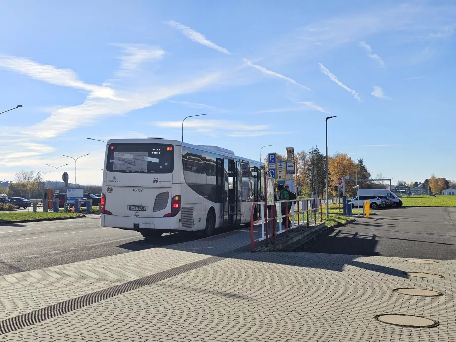 Halte bus ke arah Nový Jičín, Kopřivnice dan lainnya