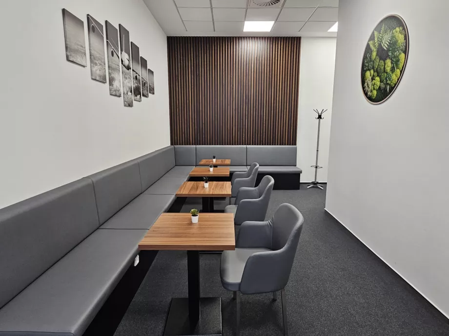 Bagian ruang tunggu yang tenang