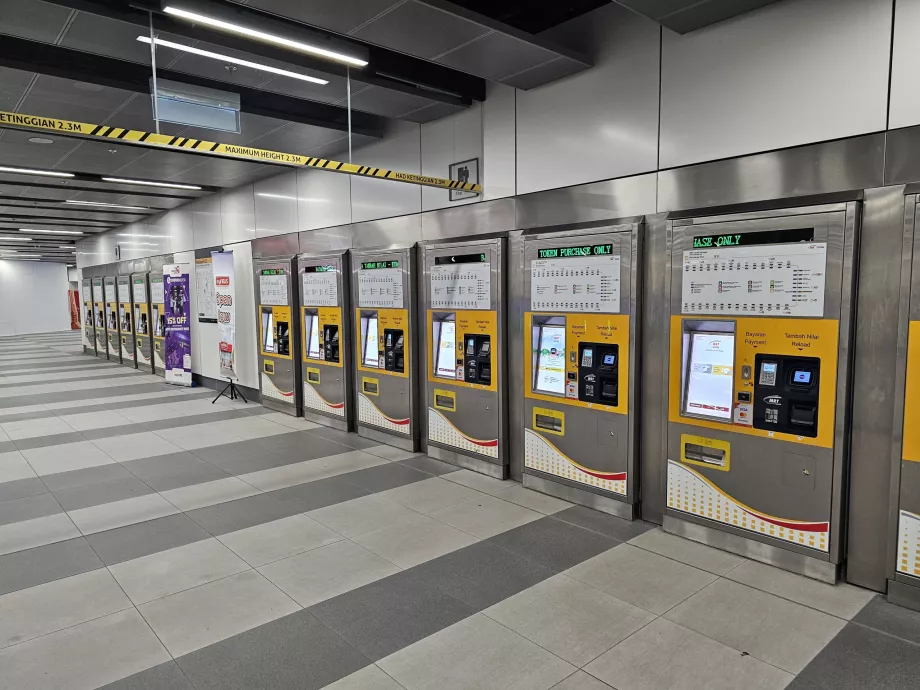 Mesin tiket di metro