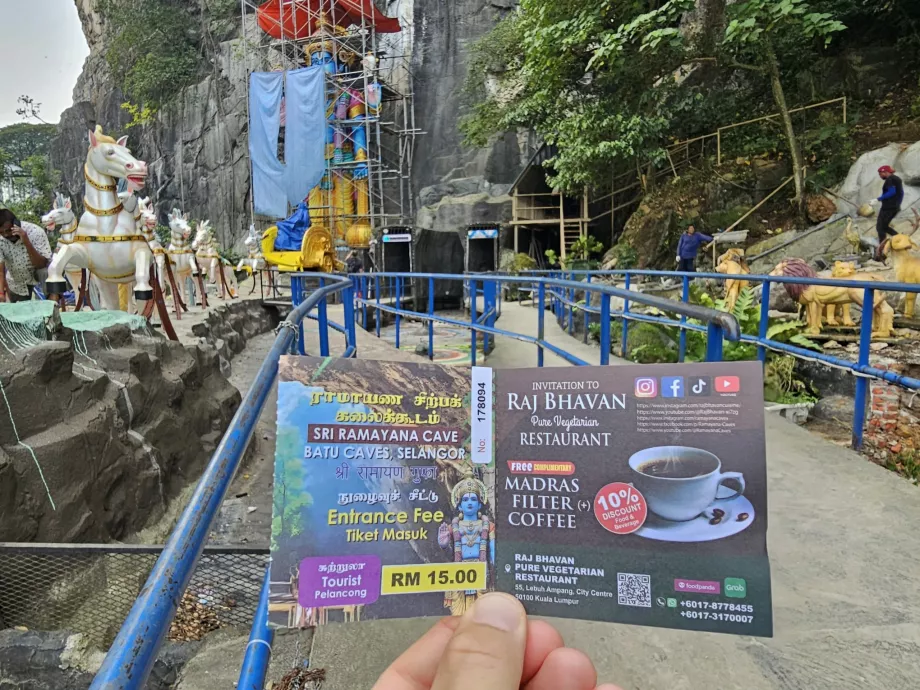 Tiket ke Gua Ramayana