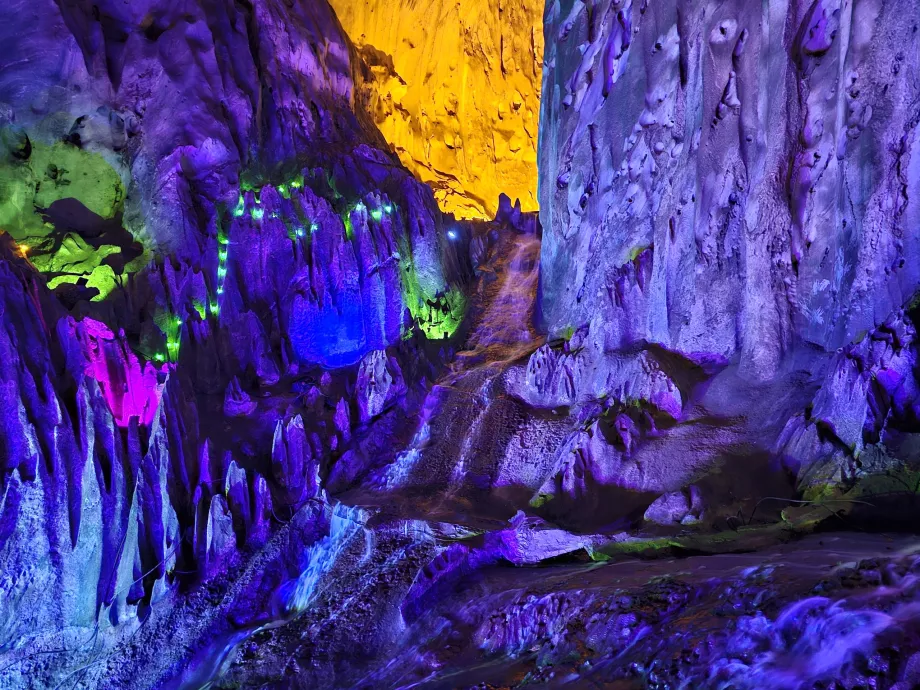 Gua Ramayana