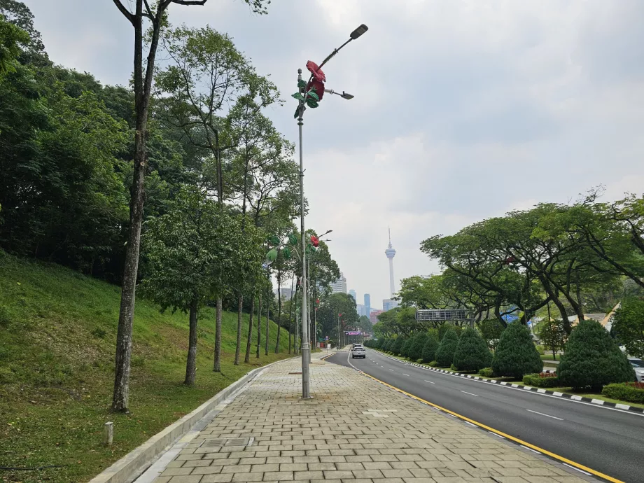 Jalan menuju Monumen Nasional