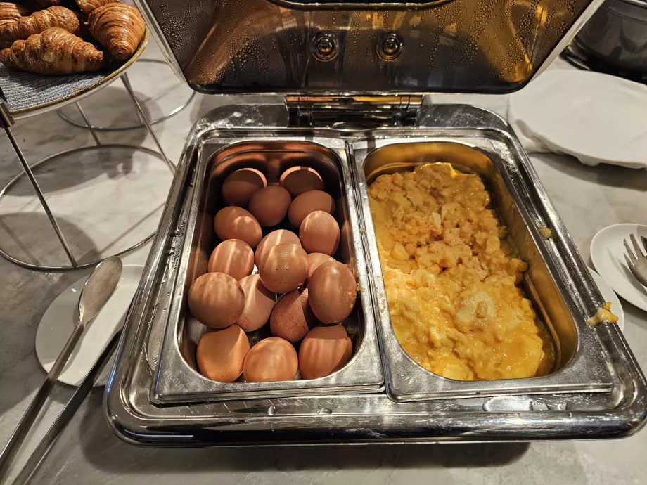 Tawaran sarapan - makanan panas