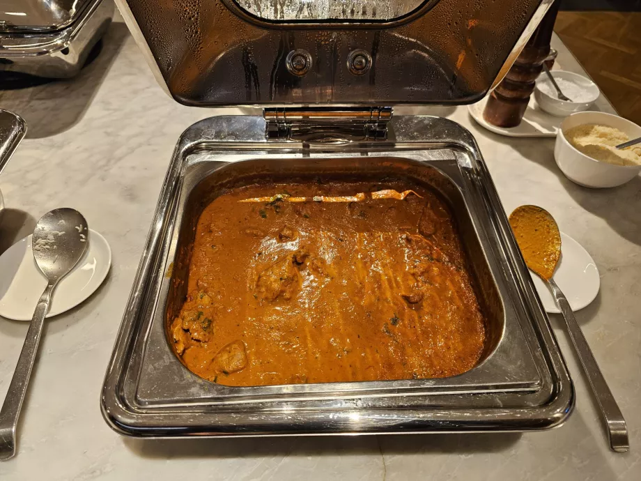 Menu makan siang - makanan panas