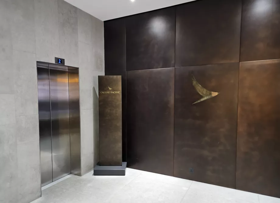 Pintu masuk ke ruang tunggu