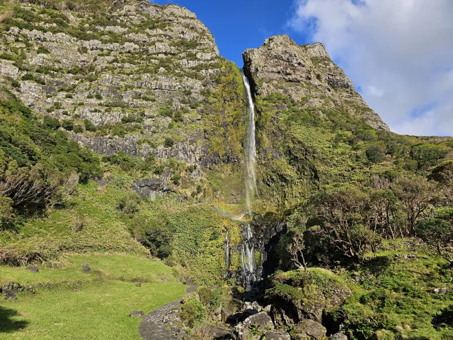Air Terjun Bacalhau dalam cuaca yang tenang