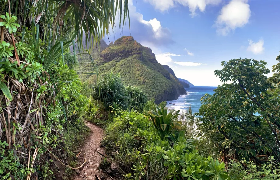 Trekking di Taman Napali