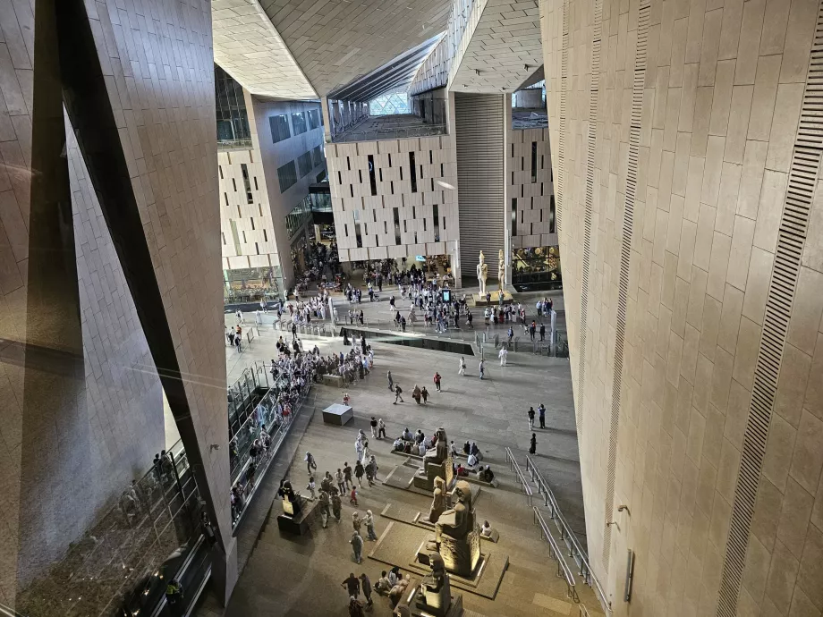 Pemandangan aula utama