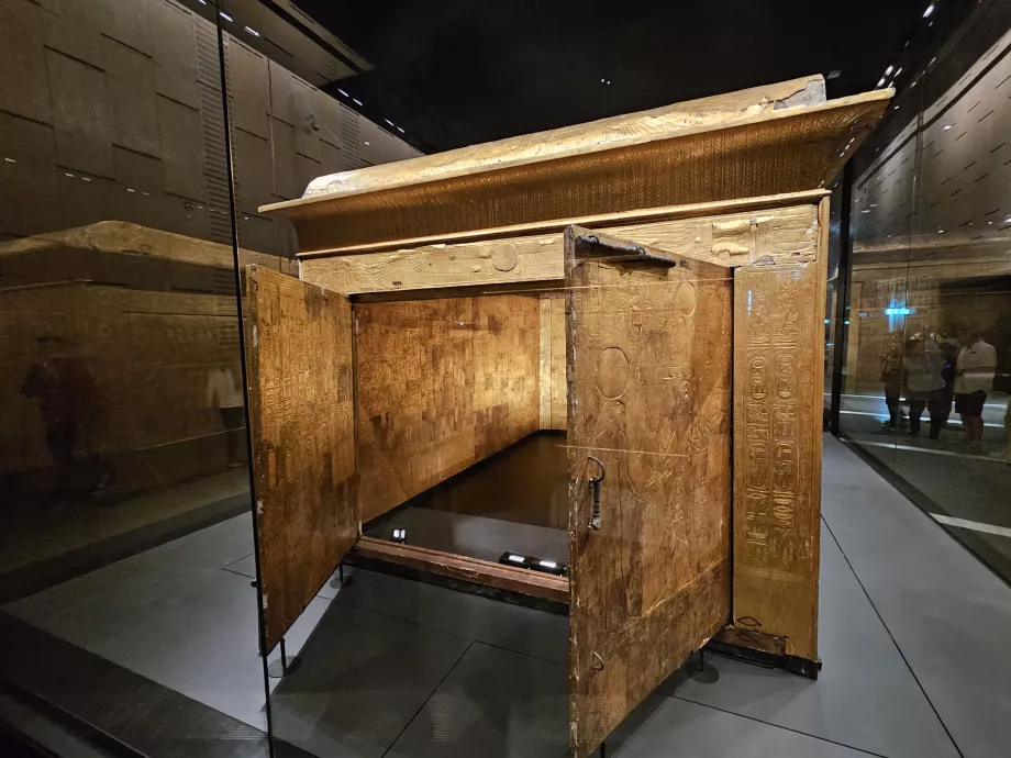 Makam di galeri utama