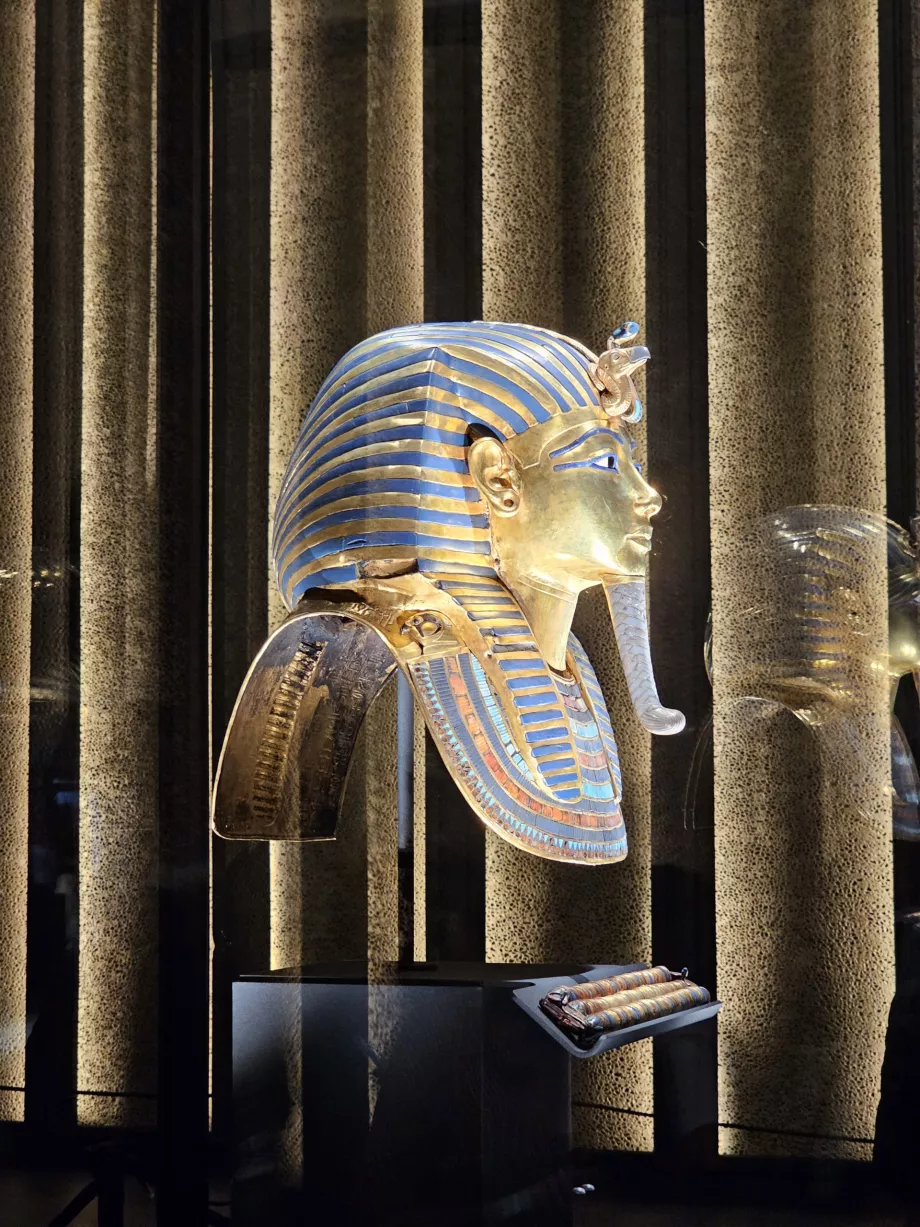 Topeng Tutankhamun