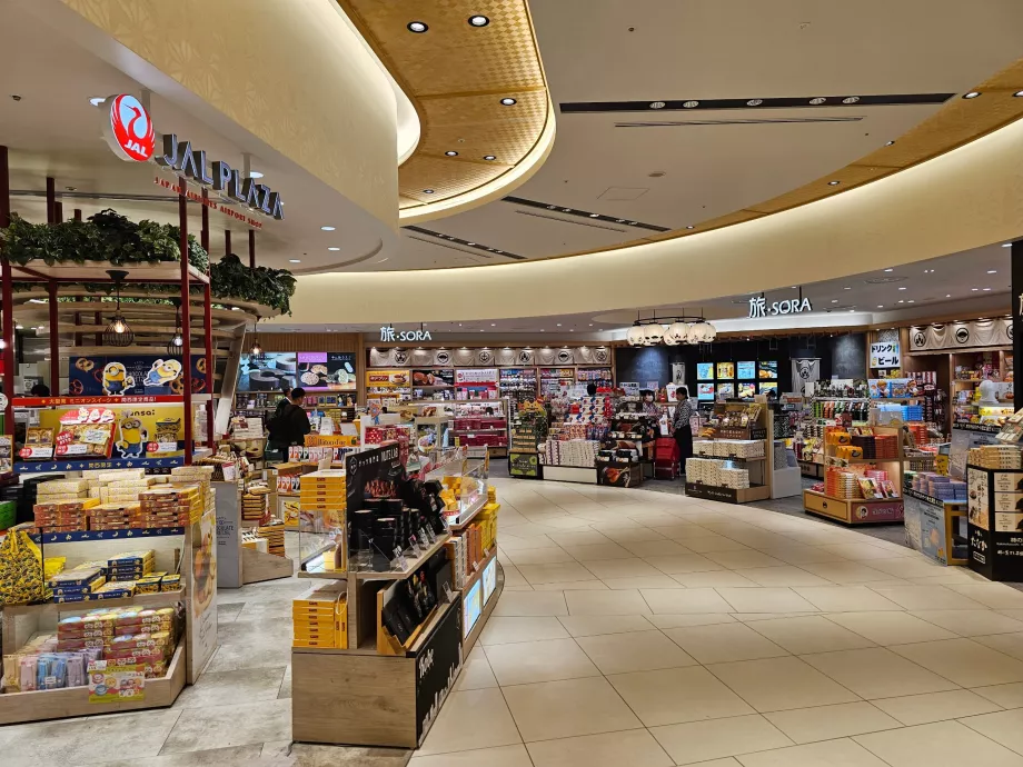 Toko-toko setelah pemeriksaan keamanan