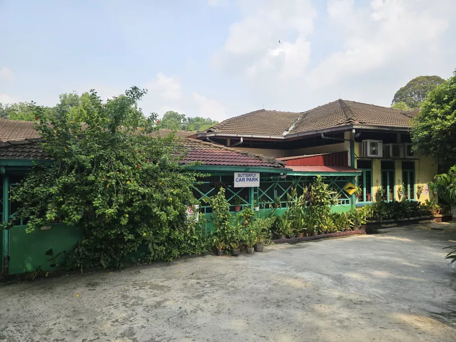 Taman Kupu-kupu, pintu masuk
