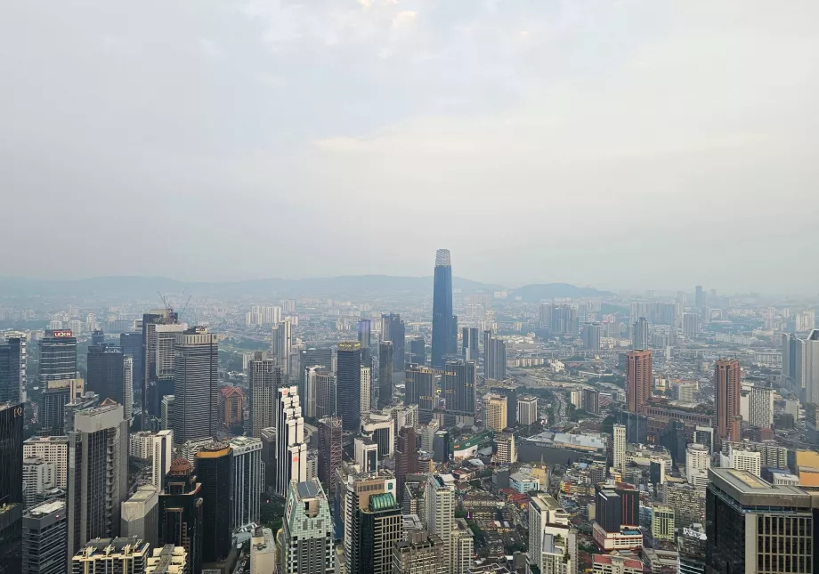 Pemandangan dari teras luar ruangan, Menara Tower