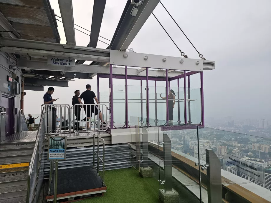 Kotak Kaca Menara