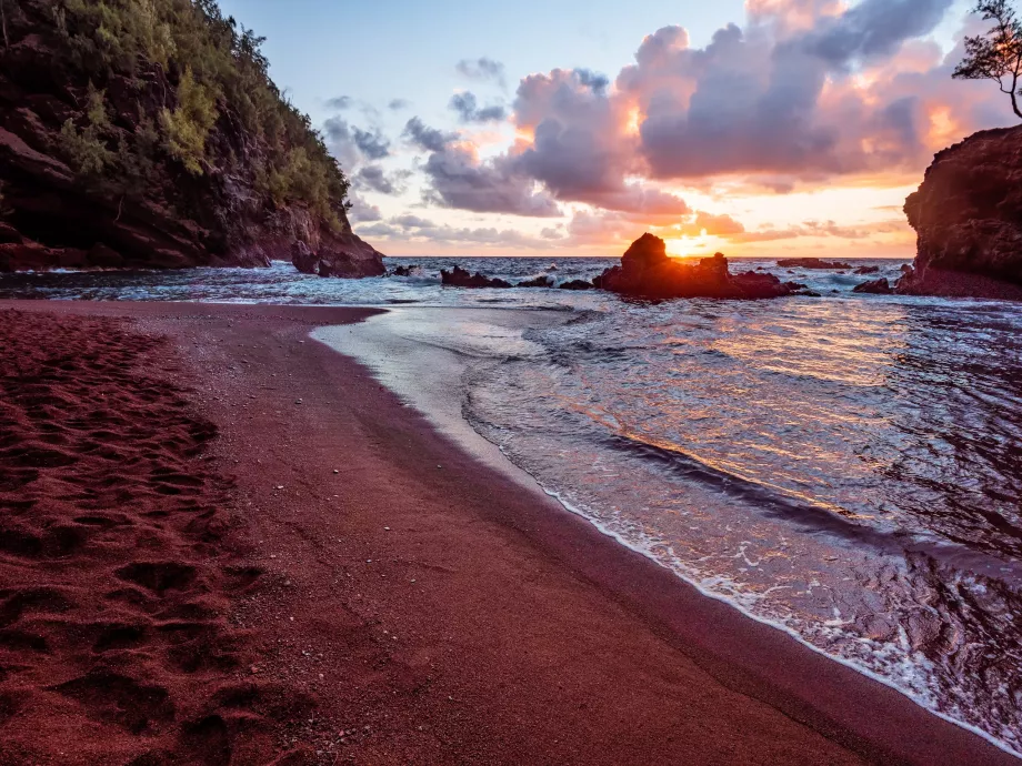 Pantai Kaihalulu
