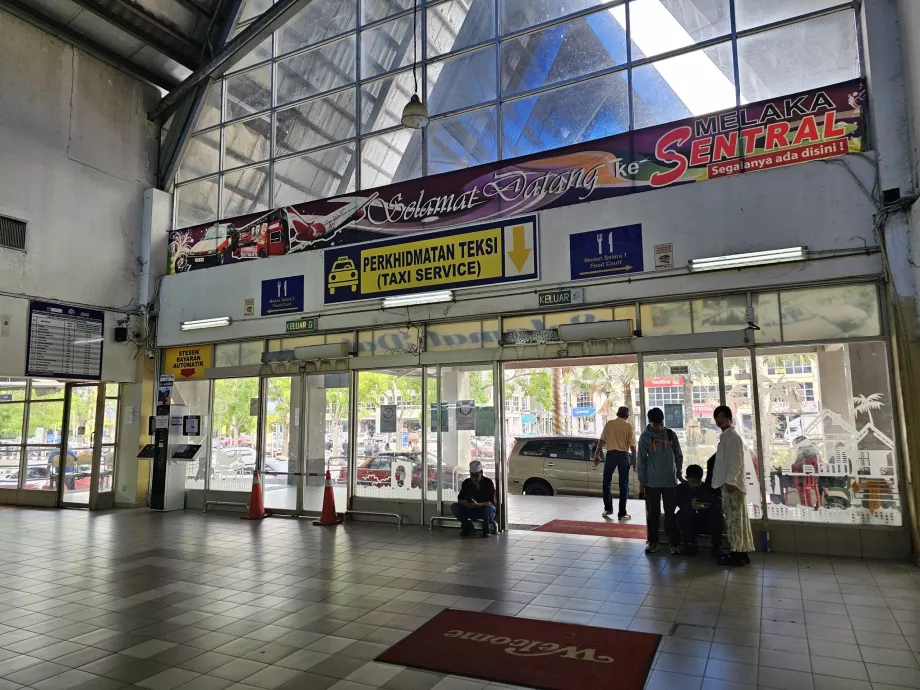 Taksi dari terminal bus