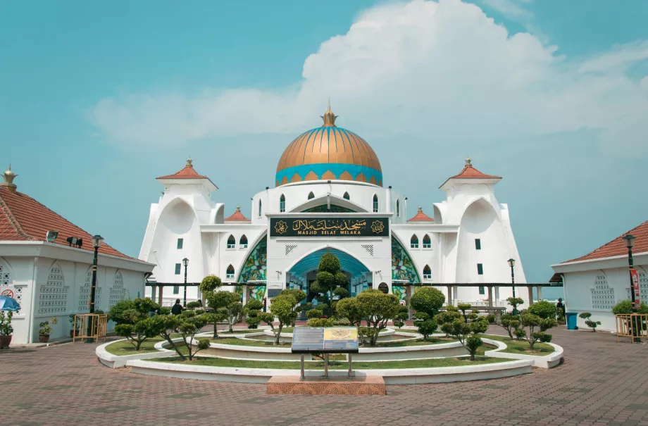 Masjid Selat Melaka
