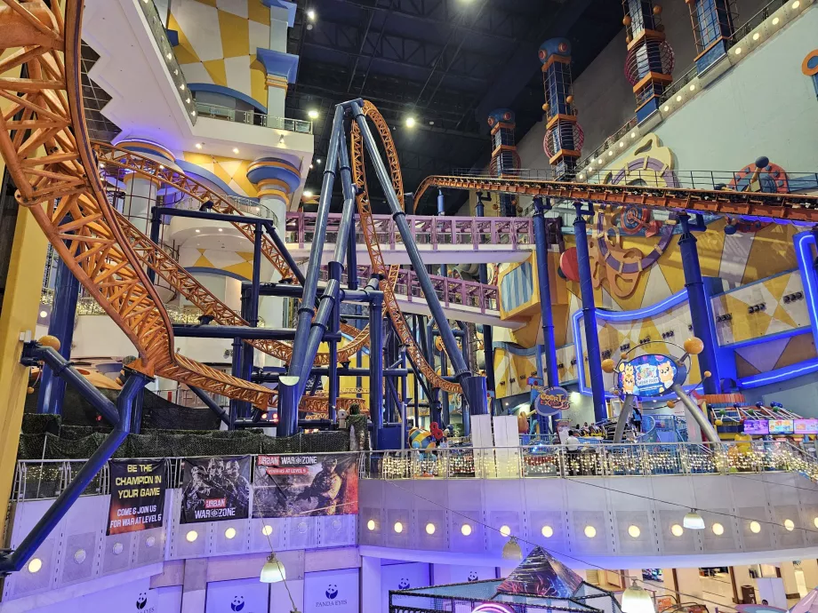 Taman Hiburan Berjaya Square